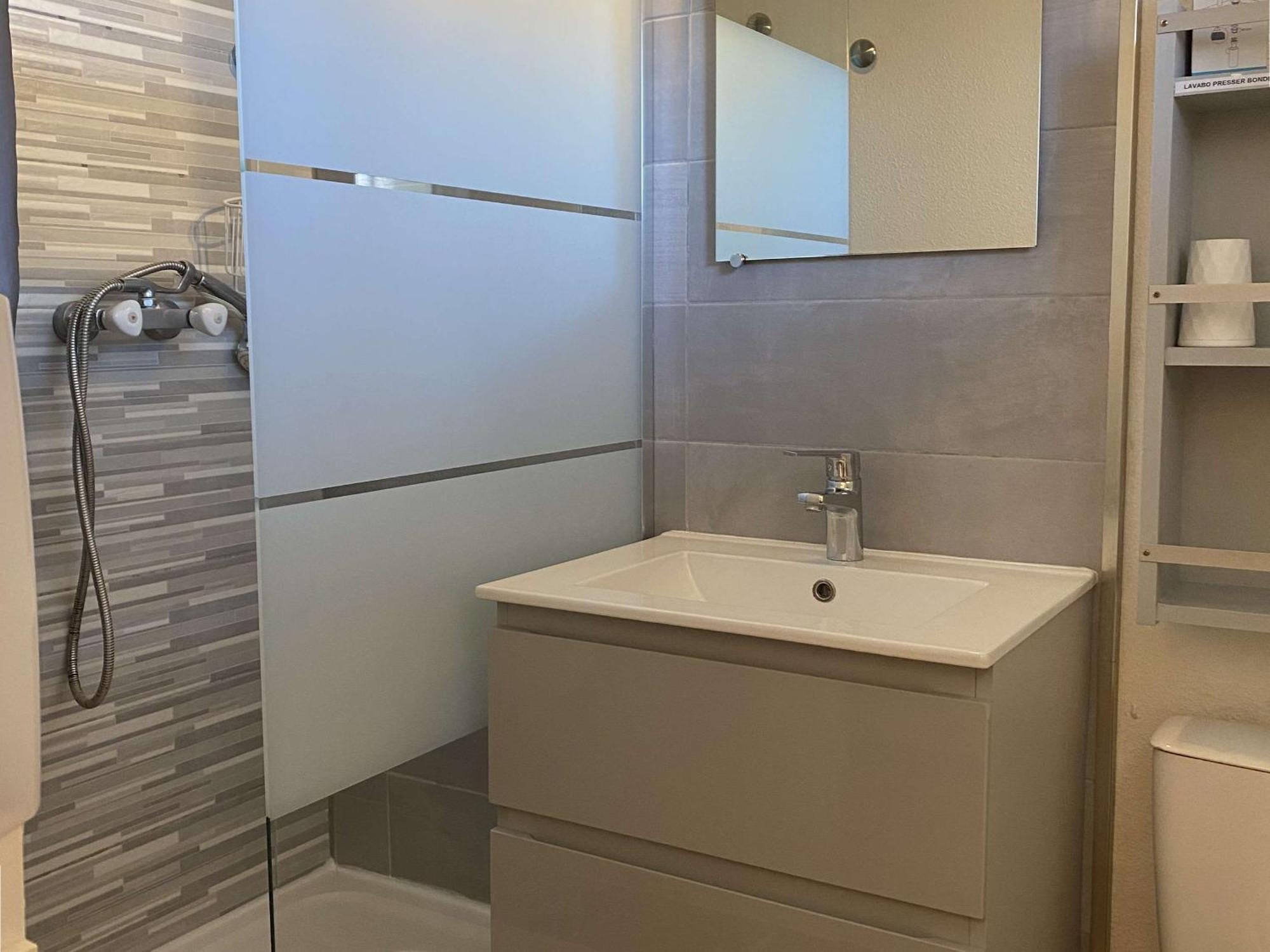 Studio Cosy Avec Terrasse, Parking, Proche Thermes - Balaruc-Les-Bains - Fr-1-553-89 Balaruc-les-Bains Exterior foto